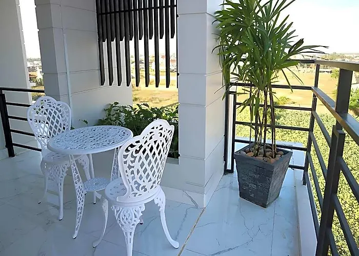 Ly Residences & 4*